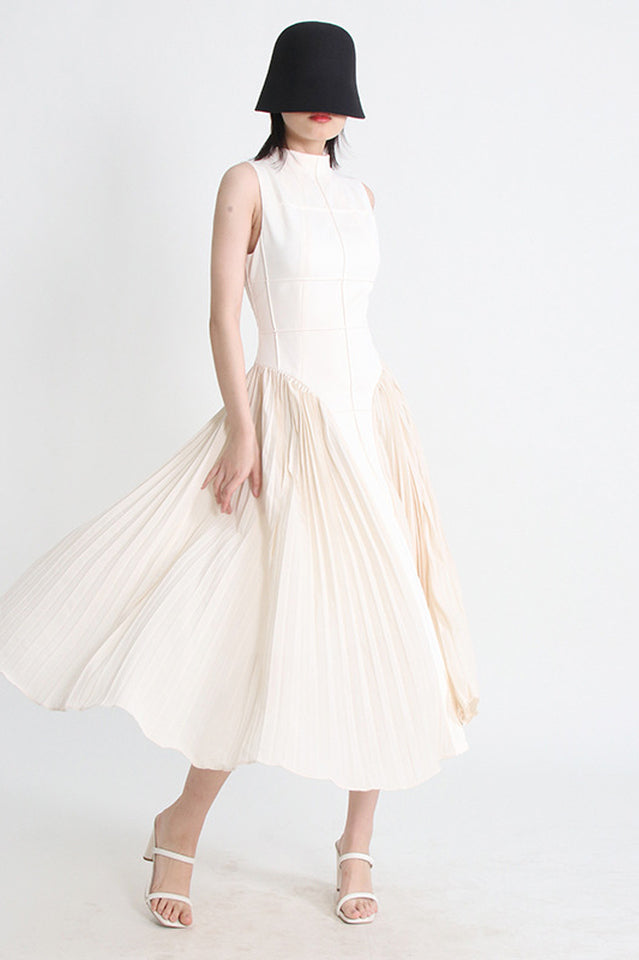 Amira Highend Sleeveless Pleated Dress
